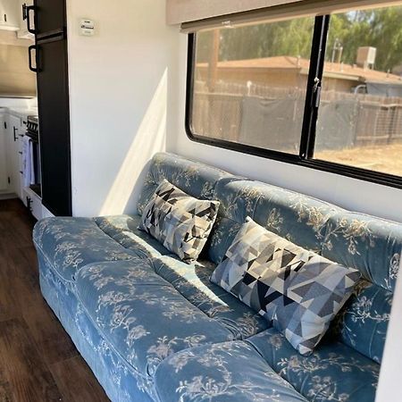 Rv2 Stunning Rv Private Netflix Freeparking Hotell Moreno Valley Exteriör bild